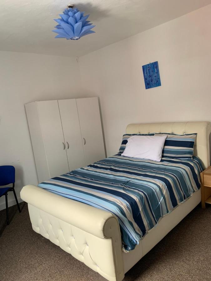 Starlight Self Service Accommodation Leigh  Exteriör bild